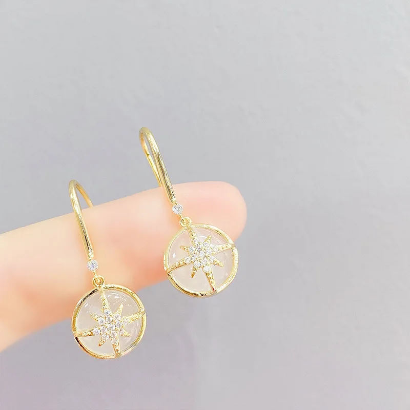 Корейский простой темперамент восемь с рисунком пятиконечной звезды круглые