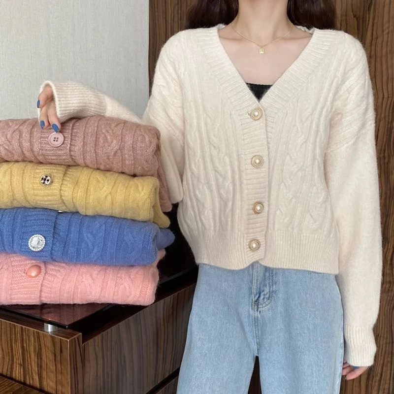

V-neck knitted cardigan coat women's spring and autumn 2021 new design sense of foreign style aging sweater pop short top