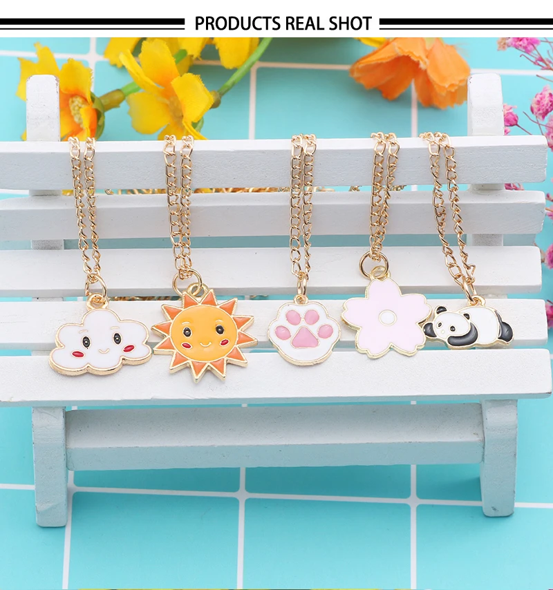 Мода симпатичное ожерелье для Для женщин Kawaii японский капельного подвески из сплава с мультипликационным принтом в виде зверушки(кролик), с рисунком кота и цветочным принтом облака солнце с пандой и Свинкой Dag «Щенячий патруль»