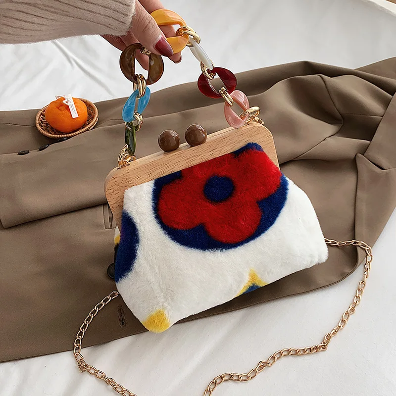 

2021 Autumn and Winter New Trendy Fashion Ladies Plush Messenger Bag Brand Designer Foreign Chain Shoulder Bag Small Bag Female