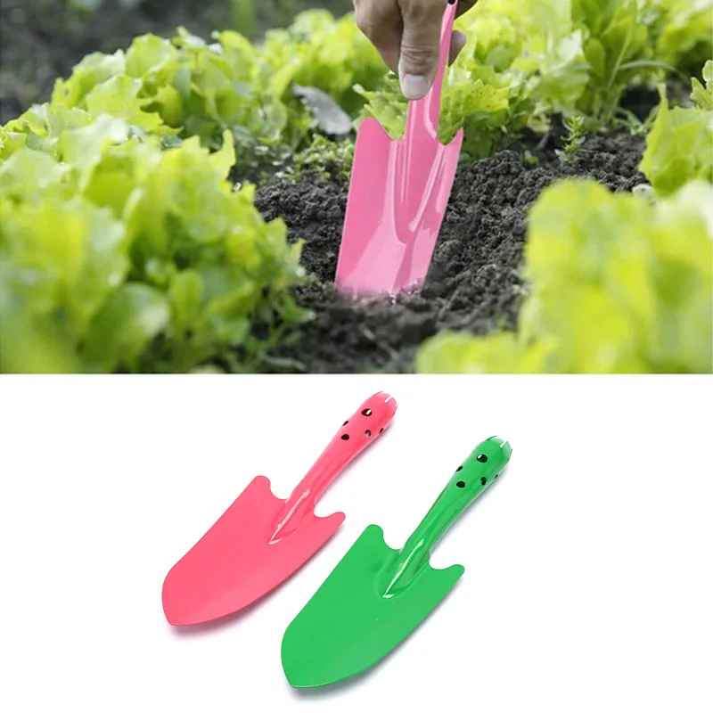 

Handle Small Iron Trowel,Gardening Potting Soils Scoop Hand Trowel Soils Diggers Flower Shovel Gardening Shovel Random Color