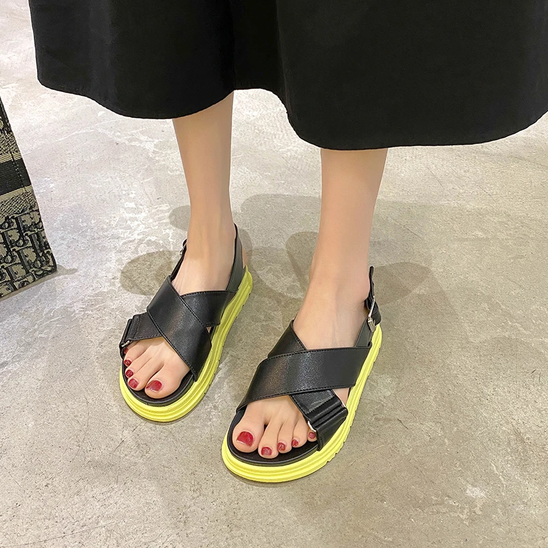 

Women Flat Sandals 2021 Summer Fashion Buckle Cross Strap Open Toe Leather Vintage Shoes Rome Style Beach Female Casual Sandal