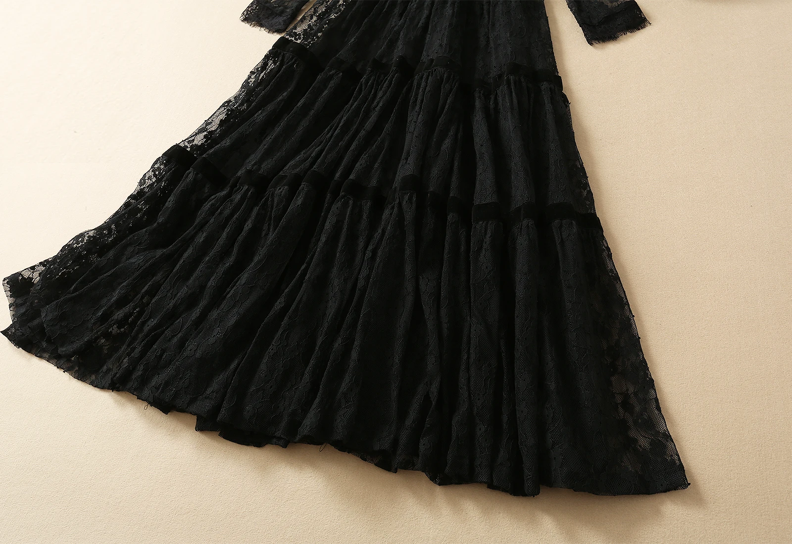 

JCHB 2021 Spring fashion show new high end women's black lace long skirt slim dress trend