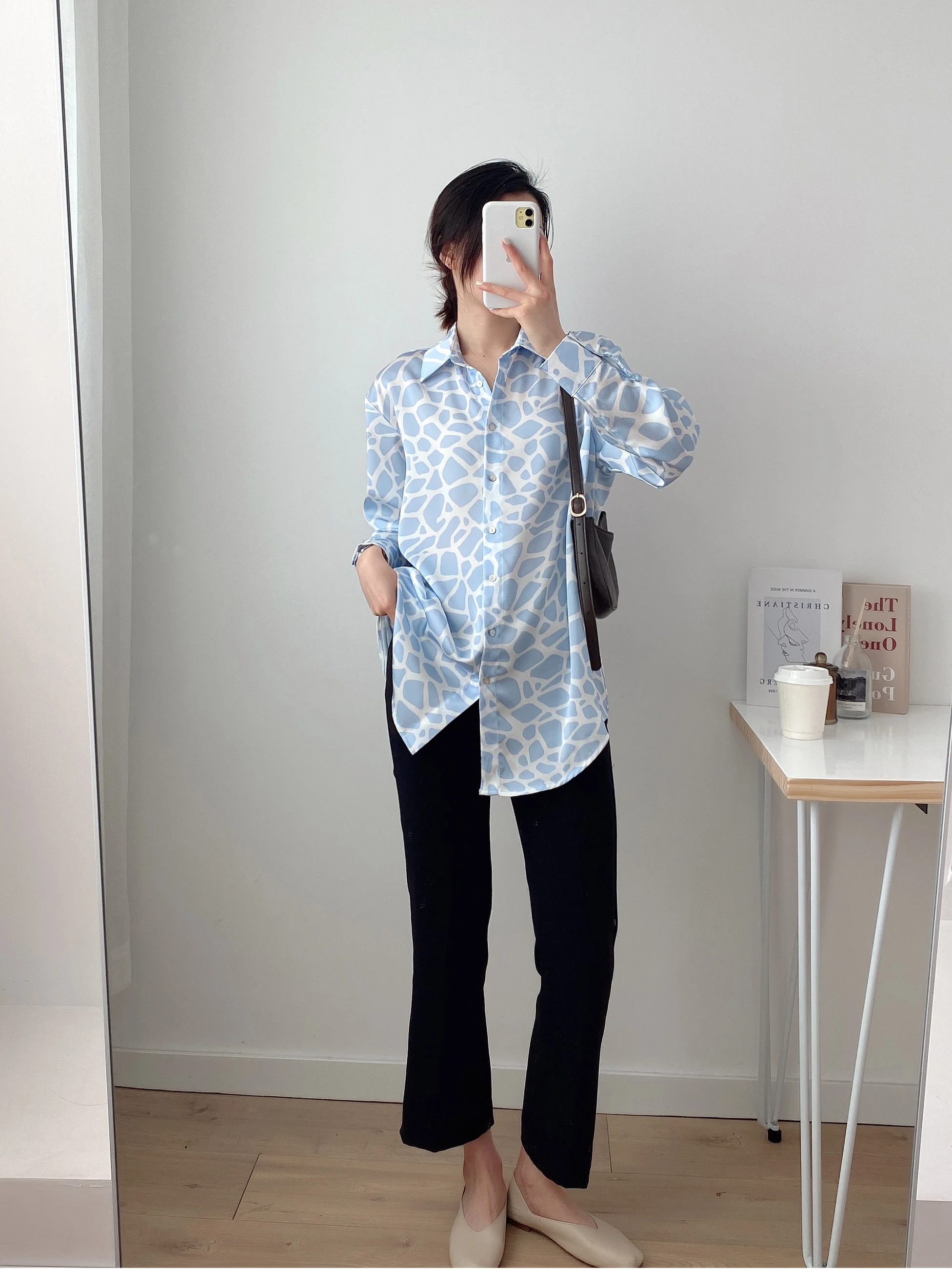 

JCKILIG A Leopard Print Silk Satin Blouse With European and American Style XL6217