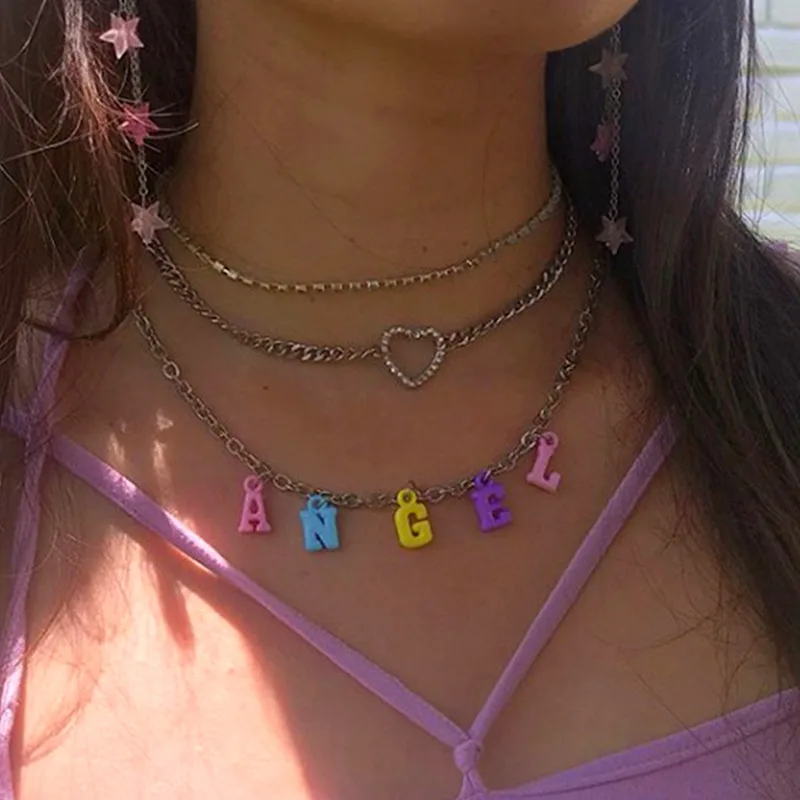 Ожерелье чокер с подвеской в виде радужной буквы цветной загадочный уникальный