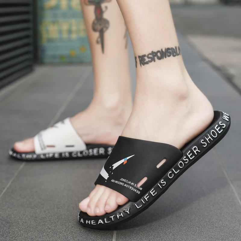 

Summer Men Slippers Outdoor Clogs Garden Shoes Beach Slides Mules Bathroom Loafers Casual Massage Home House Slippers