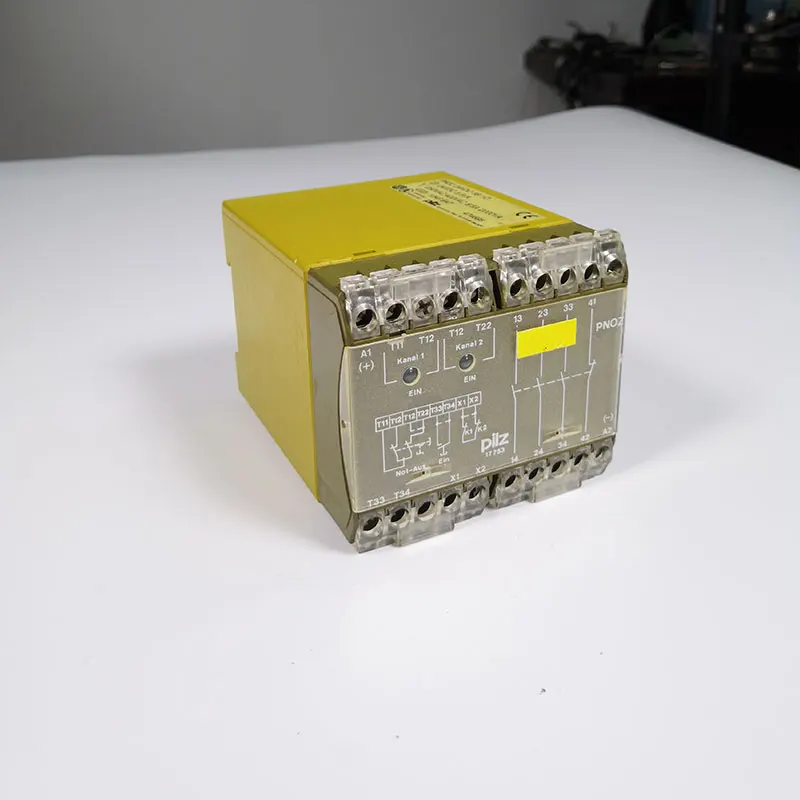 

PNOZ XV3P 777512 Safety Relay Module new and original