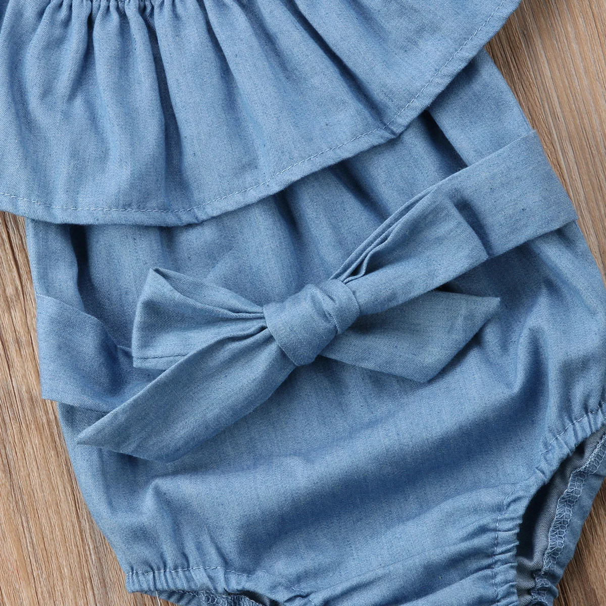 Милый однотонный комбинезон для новорожденных девочек с бантом и оборками