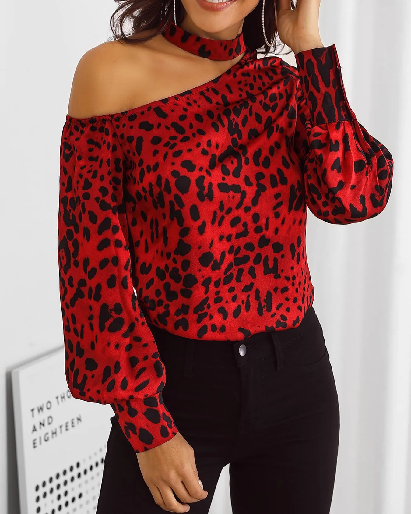 Женская блузка с длинным рукавом и леопардовым принтом топ вырезами на плечах