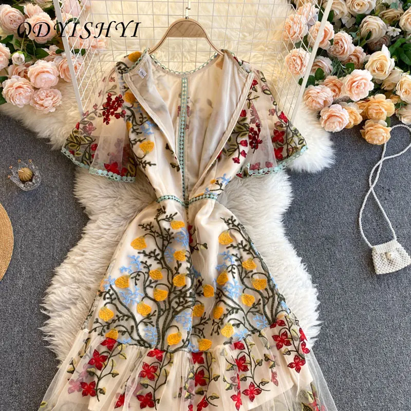 

Vintage Elegant Women's Dress Palace Style Embroidered High-End Dress Round neck Short-Sleeved Slim Dress Ladies Fashion VT09
