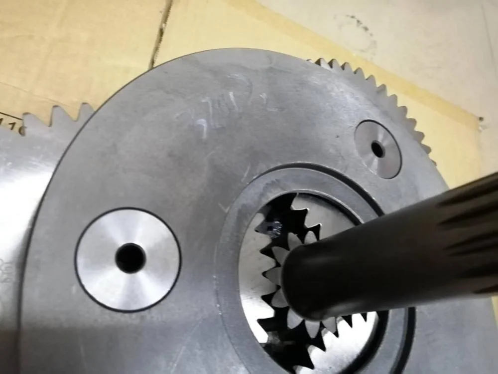 

E320D2 Walking motor spare parts