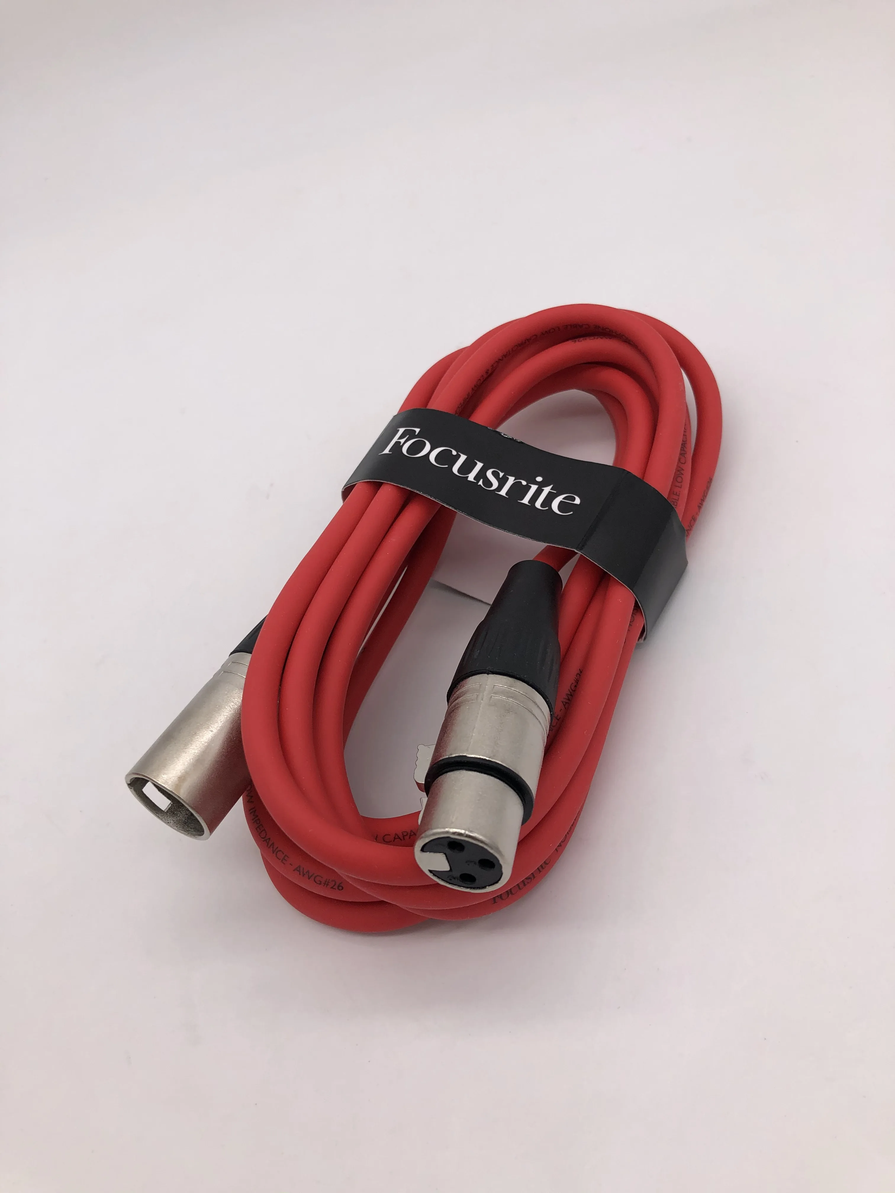 Focusrite Scarlett Studio CM25 MkIII конденсаторный микрофон для студийной записи с кабелем 3 м XLR