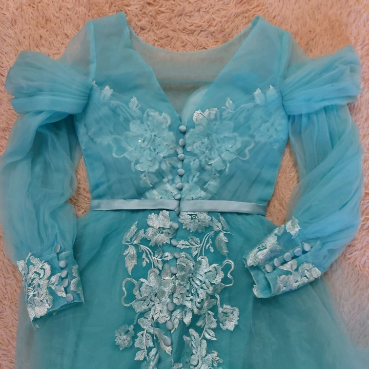 Пляжное свадебное платье трапециевидной формы с длинным рукавом и шлейфом