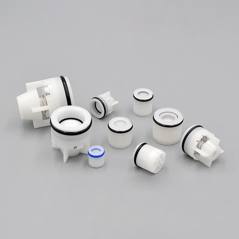 Штепсельная пластиковая пружина с защитой от обратного клапана для аквариума