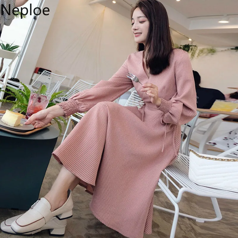 Neploe 2020 осеннее платье трапециевидной формы приталенное на шнуровке средней