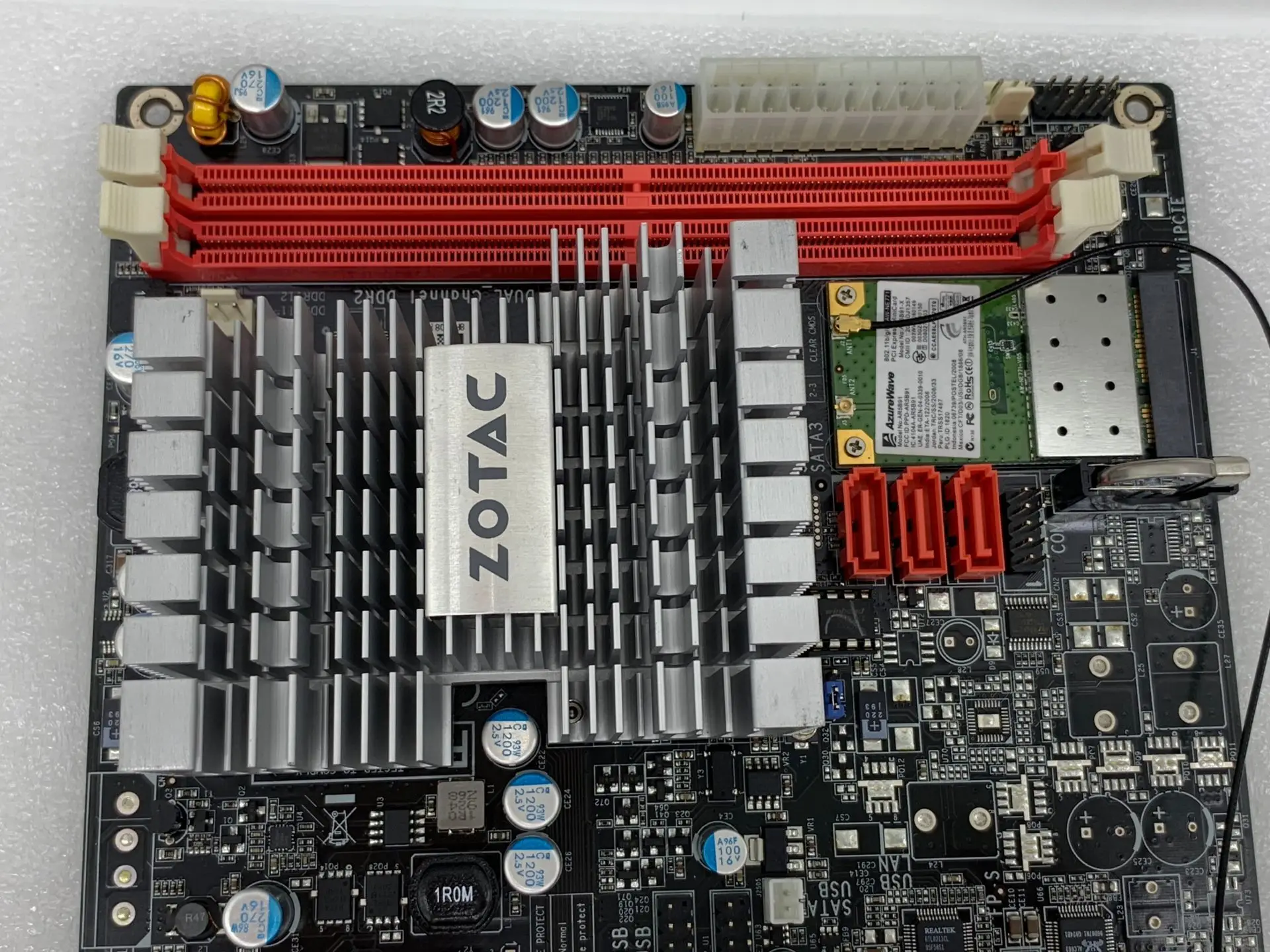 Для ZOTAC IONITX-D-E Atom 330 1,6 GHz DDR2 17x17cm mini-ITX wifi оригинальная б/у материнская плата