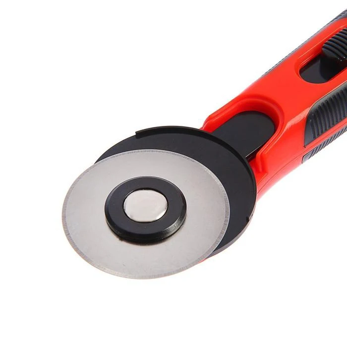 Лезвие круглое LOM с пластиковым корпусом роликового ножа 28 мм + подарочные лезвия - 3 шт. 5429427 Ножи Складные Инструменты Рука.