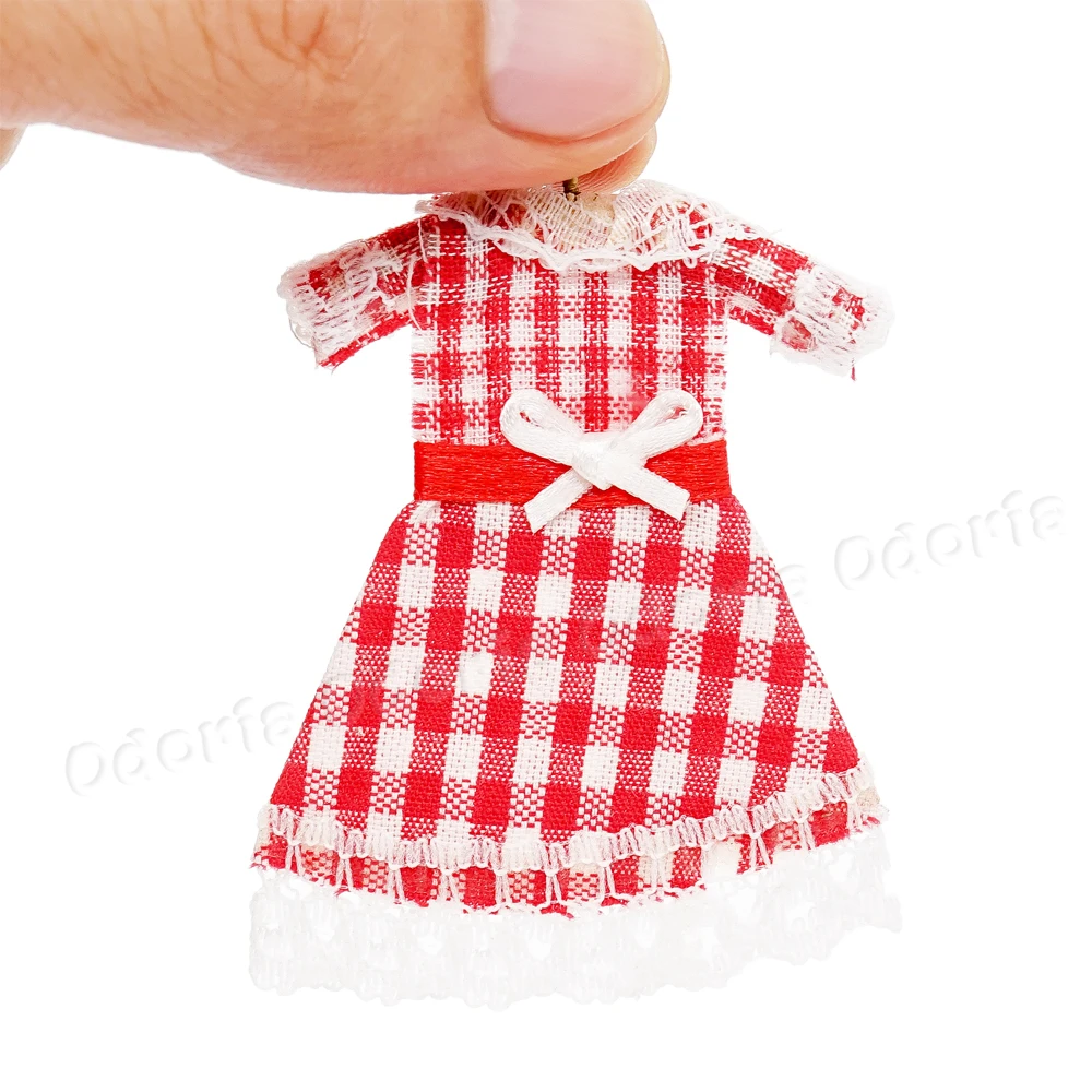 Odoria 1:12 Miniature Red Skirt with Hanger Clothes Living Room Bedroom Home Set Dollhouse Accessories Doll House Decoration | Игрушки и
