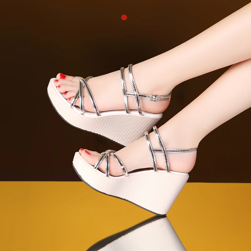 Босоножки на высоком каблуке Женская летняя обувь платформе с ремешком