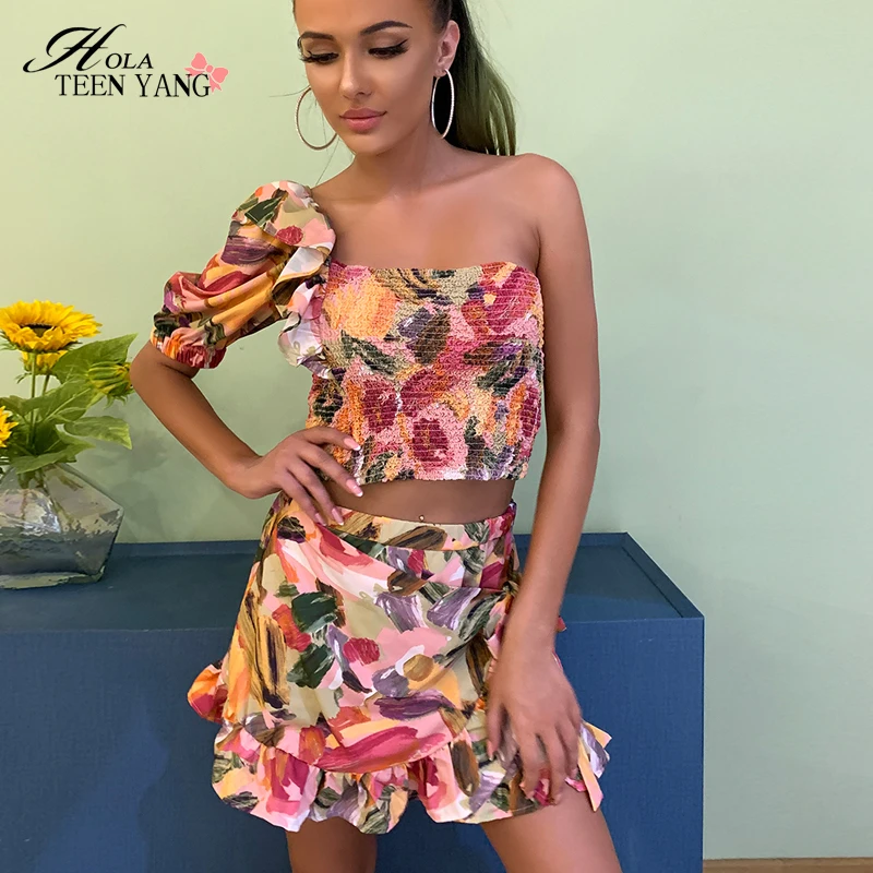 Женский комплект из двух предметов с цветочным принтом на одно плечо короткий