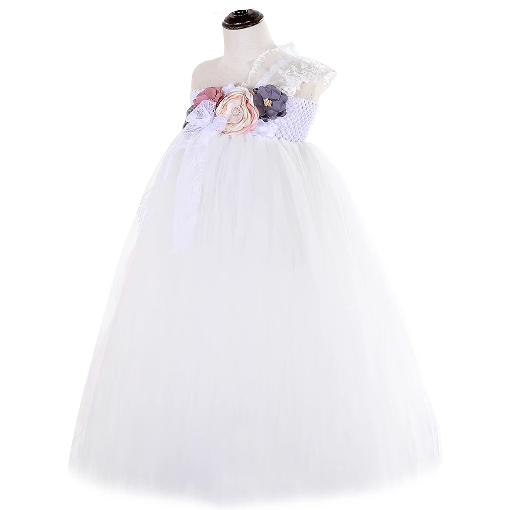 Платье-пачка для девочки держащей букет на свадьбе Платье с кружевными