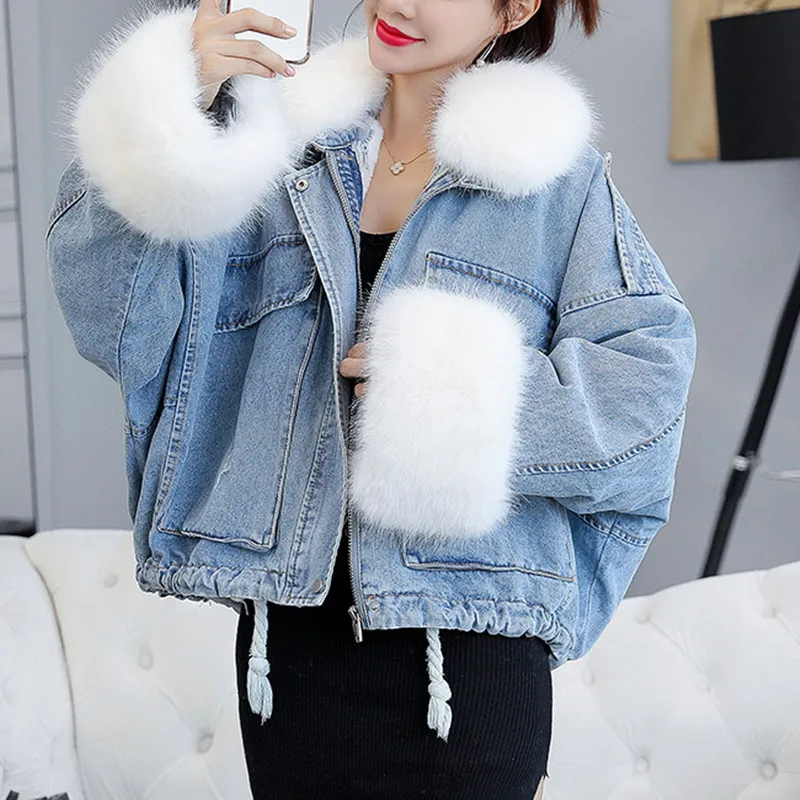 

Женская зимняя джинсовая куртка с меховым воротником и бархатной подкладкой