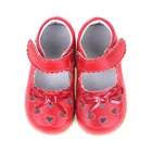 Кожаные туфли для маленьких девочек, милая обувь с вырезами в форме сердца, бабочки, белого, розового, красного цветов, для маленьких принцесс