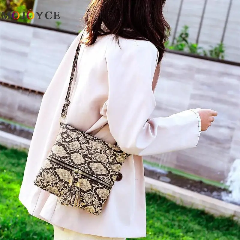 

Classic Snake Print Bag Fashion Serpentine PU Leather Crossbody Bag Women Tassel Shoulder Handbag