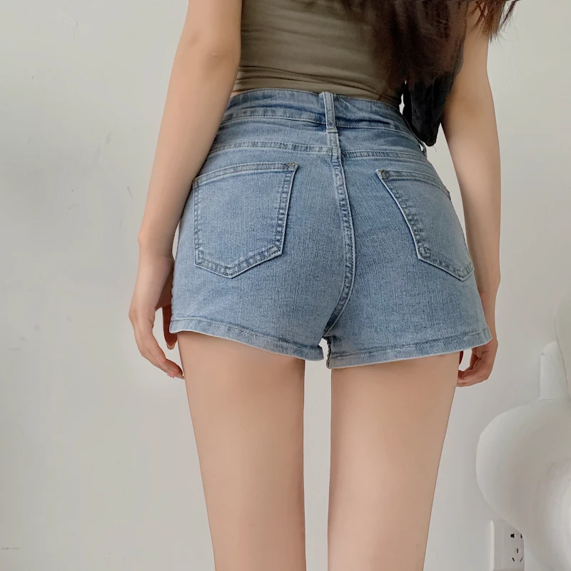 

Limiguyue Summer Fashion Chic Folds Washed Stretch Slim Mini Denim Shorts Slim Women Jeans Shorts Woman Sexy Funky Jean K1452