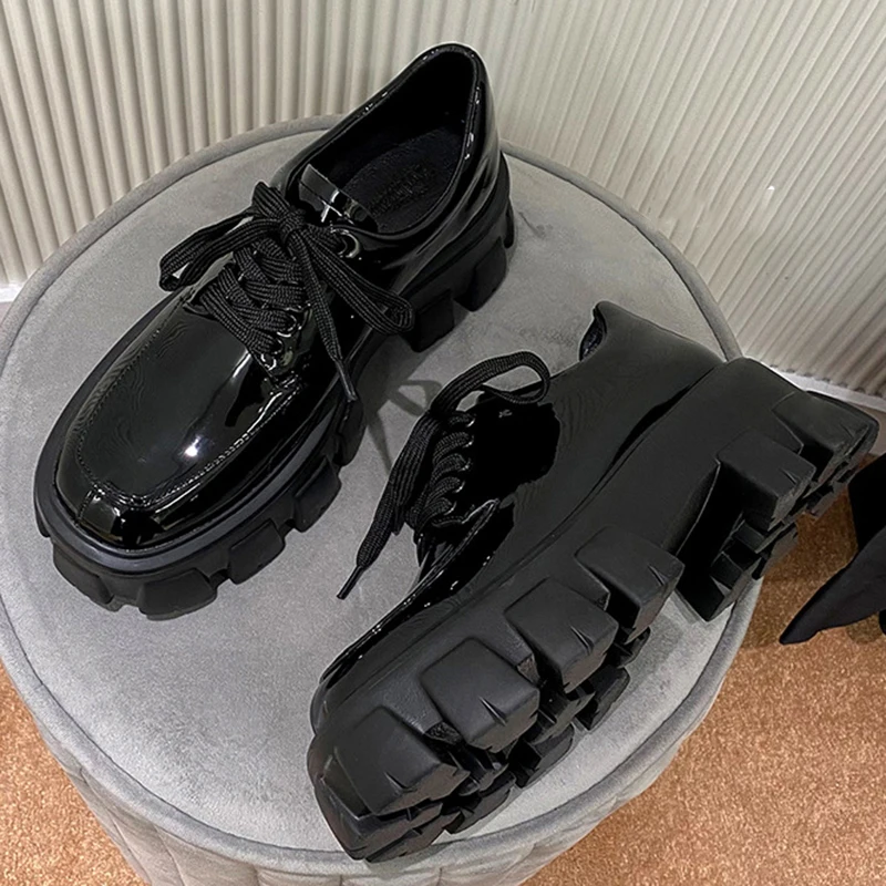 Туфли-оксфорды женские из лакированной кожи на плоской платформе без застежки |