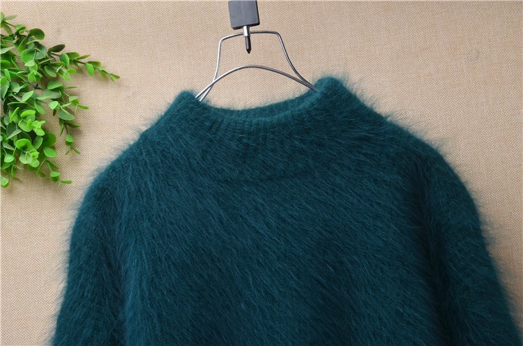 Короткий женский вязаный свитер из кроличьей шерсти с круглым вырезом и длинным