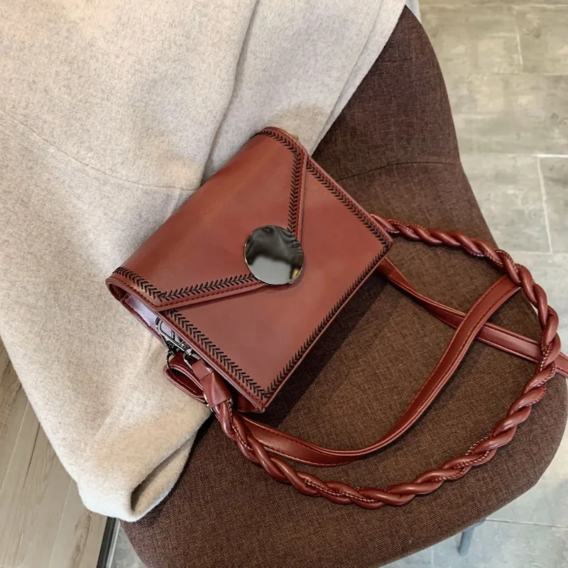 

2021 European and American Senior Retro Women's Bags New Casual One-shoulder Messenger Bag Chain Ladies Small Square Bag