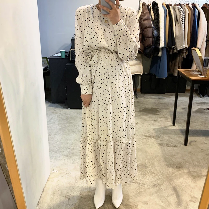 Женское платье с оборками в горошек круглым вырезом|Женские платья| |