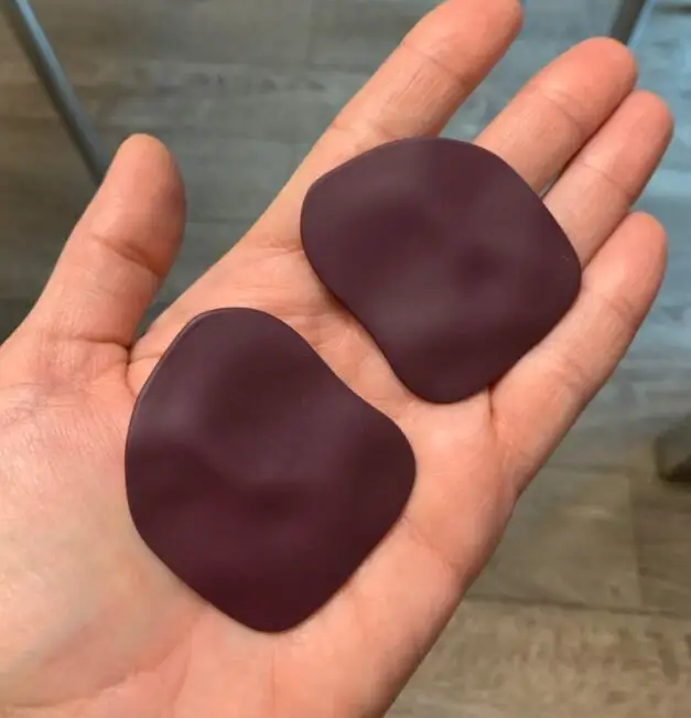 Женские серьги-гвоздики в виде кованого диска сережки стиле панк вечерние