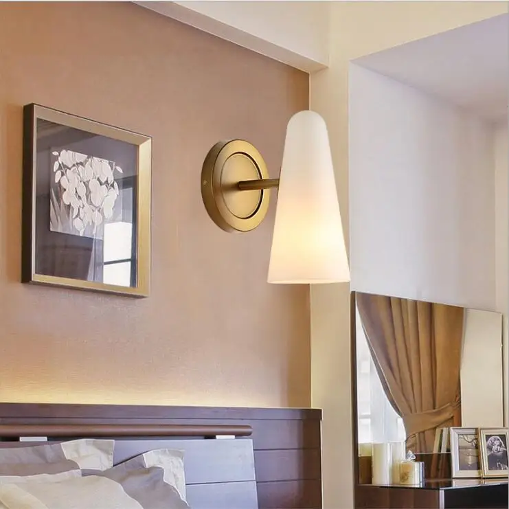 

Прикроватная настенная лампа из стекла, простой американский Креативный светодиодный светильник для балкона, спальни, гостиной, коридора, ...