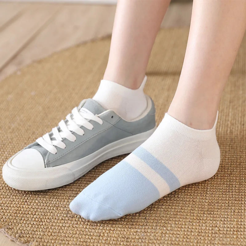 Носки женские хлопковые с вышивкой клубники повседневные модные Универсальные