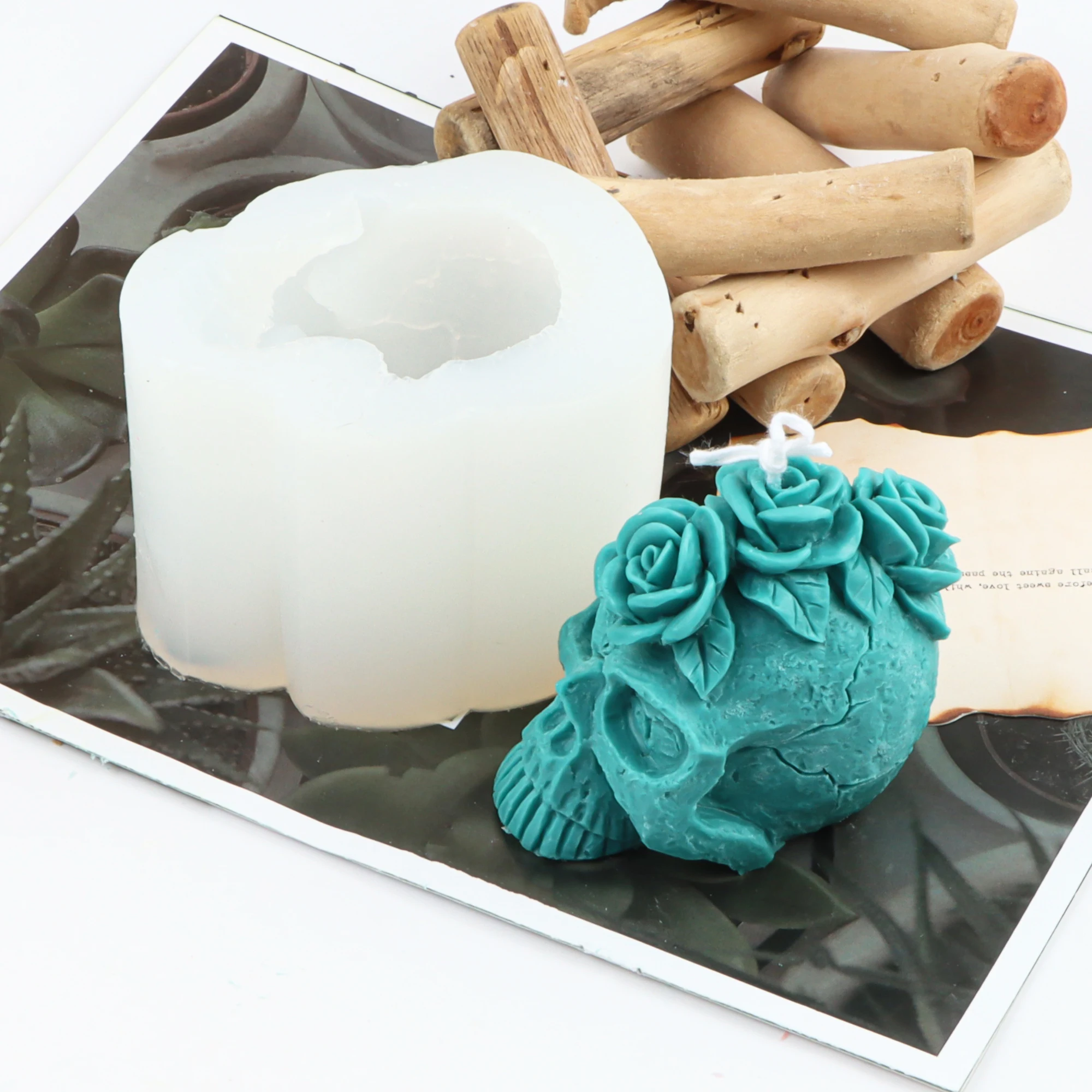 

DIY Flower Pattern Skeleton Silicone Soap Mould Gothic Skeleton gentleman Light Plaster Rose Skull Candle Mold for Ornaments