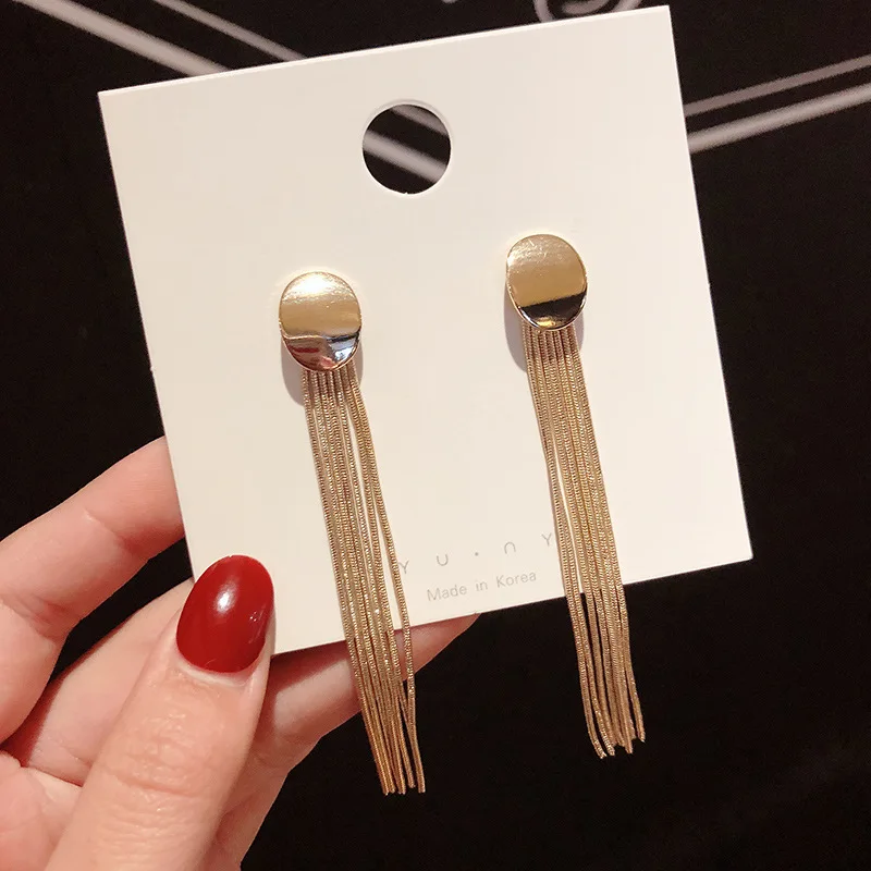 

Европейские и американские темпераментные длинные серьги в стиле ретро