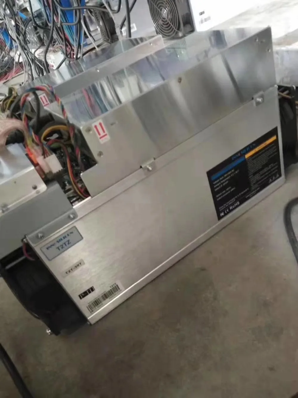 Б/у Innosilicon T2T 30TH/s SHA256 Биткойн BTC BCH Майнер лучше чем WhatsMiner M3 M21S M20S Antminer S9 S17 T9+ T17 S17+ T17