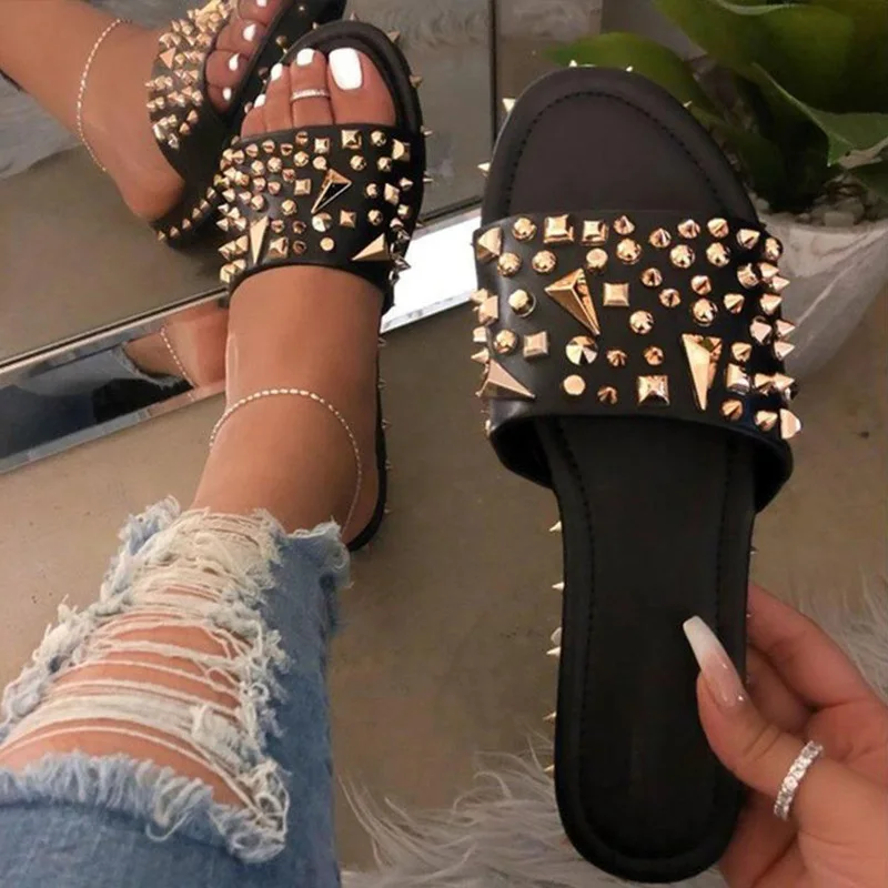 Женские шлепанцы на плоской подошве с заклепками Повседневные женские открытым