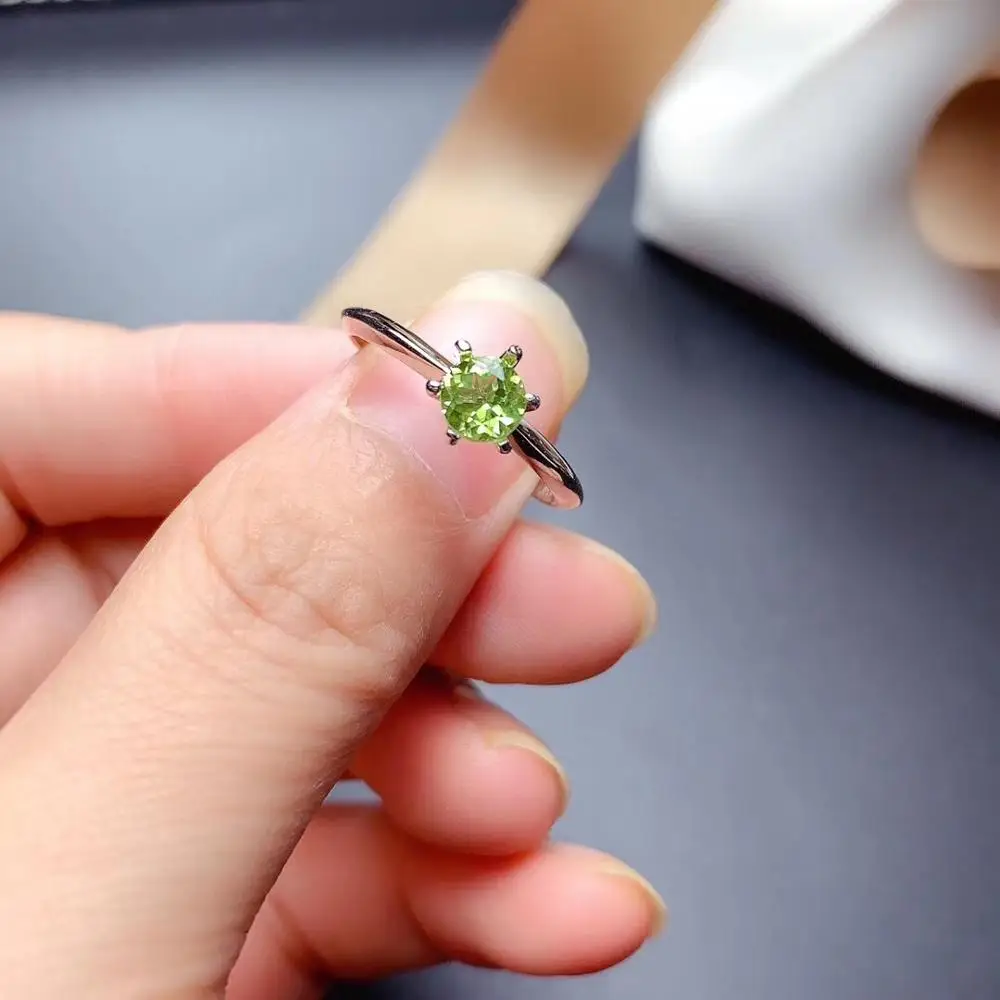 

Кольцо женское круглое из серебра 925 пробы, 5 Х5 мм, с натуральным зеленым Перидотом