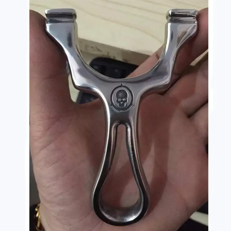 

New Ghost Head Flat Skin Slingshot Titanium Steel Sports Metal Slingshot Outdoor Hunting Shooting Slingshot 2021