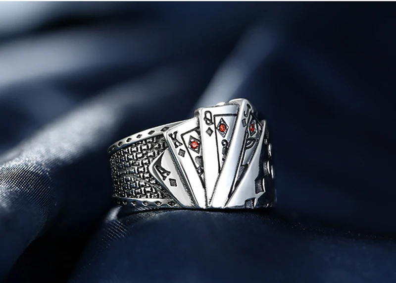 Кольцо мужское из серебра с гравировкой и фианитом | Украшения аксессуары