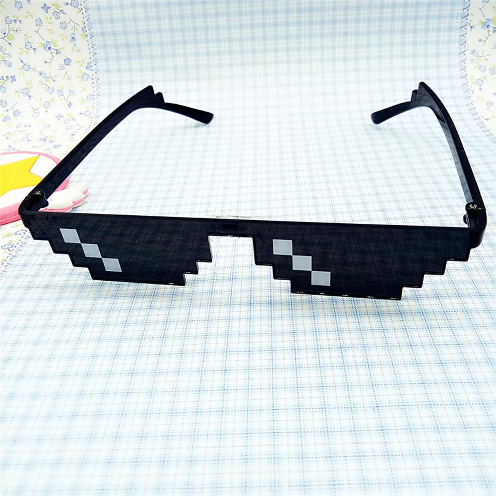 

8 Bit Sunglasses Pixelated Men Women Brand Party Eyeglasses Mosaic UV400 Vintage Eyewear Unisex Gift Toy Glasses L4