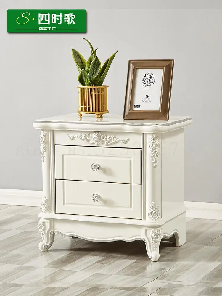 Европейский прикроватный столик из твердой древесины в скандинавском стиле