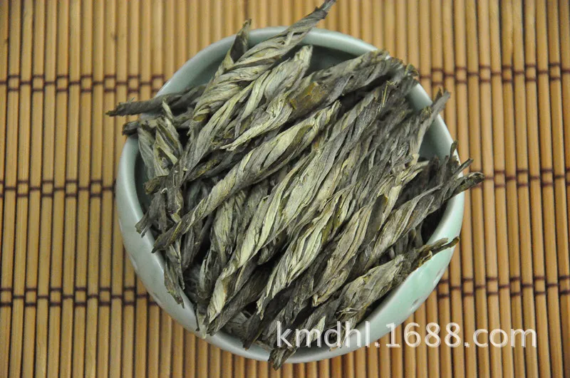 

Yunnan Green Tea 2017 Early Spring Tea Jade Column Tea Green Tea Antique Tree Tea in Bulk