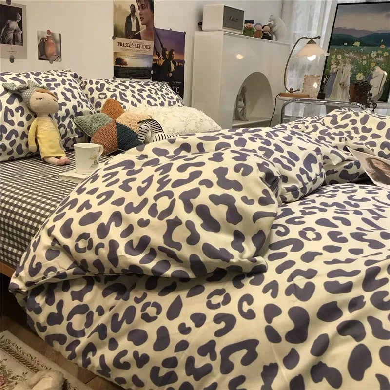 

ins style leopard print blue bed four-piece cotton quilt cover 1.5m small fresh girl heart three-piece bed sheet