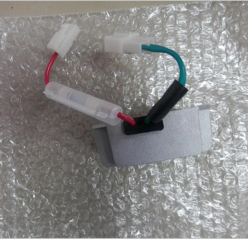 Автоматический регулятор напряжения L100 AVR/держатель для генераторов YANMAR L70 и