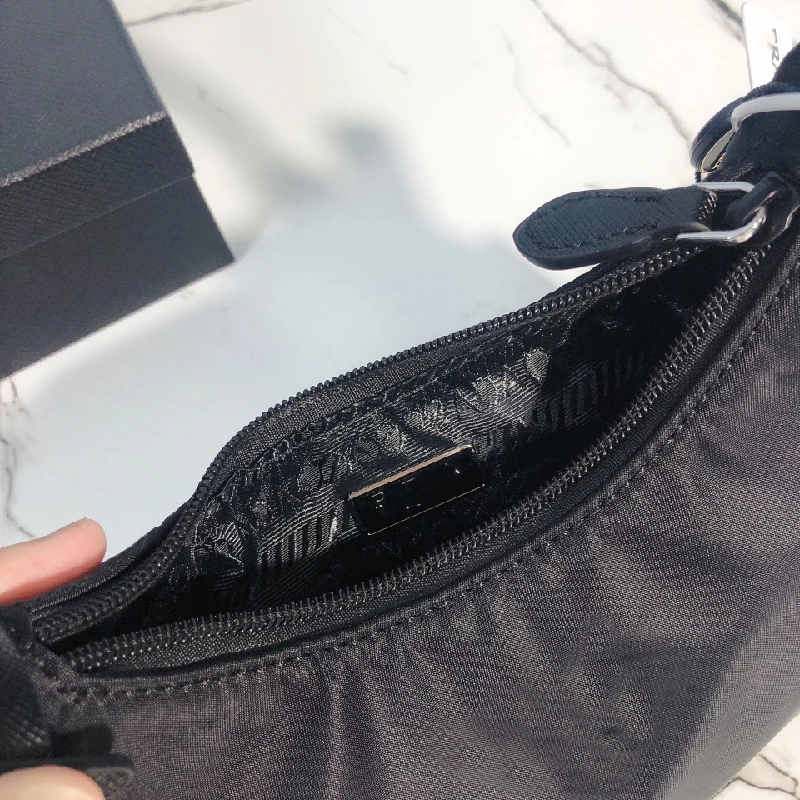 

Famous Brand Underarm Hand Bag for Women High Quality Nylon Shoulder Bags Female Fashion Designers Party Bag and Purses Ladies