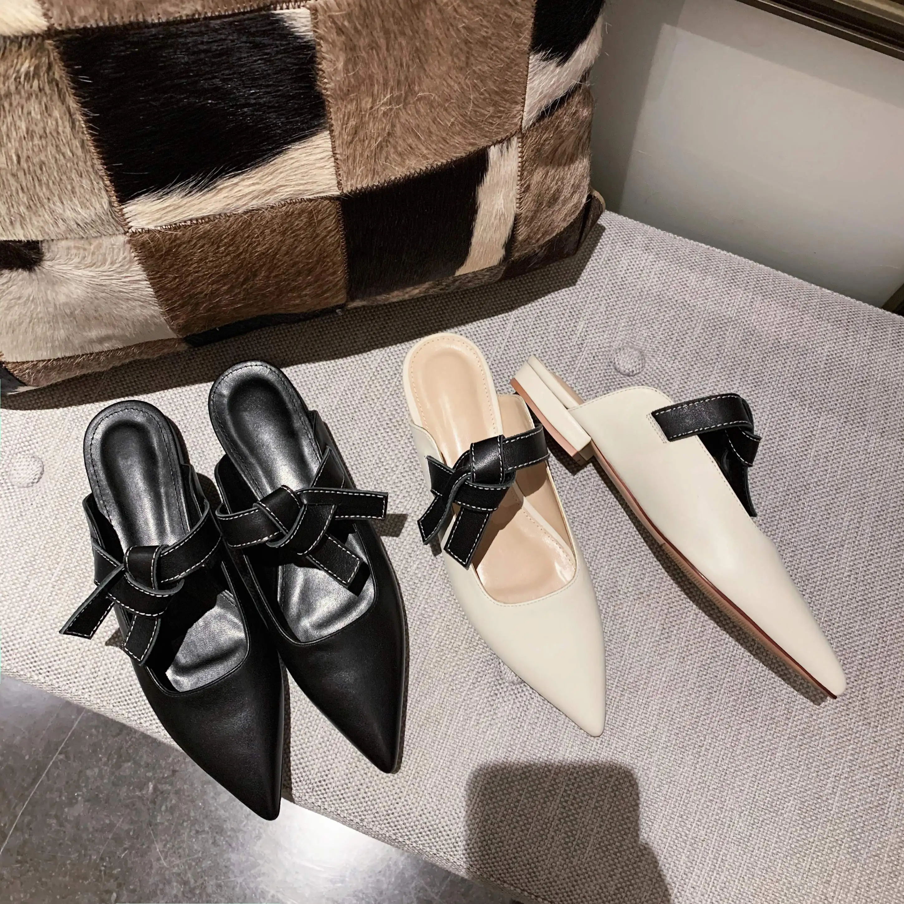 Женские босоножки Lenkisen из натуральной кожи с острым носком на низком каблуке без